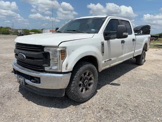 2019 Ford F-350 XL - Exterior Front Left Corner Image